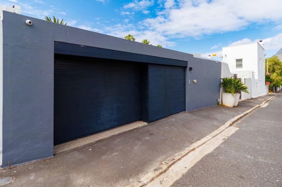 To Let 1 Bedroom Property for Rent in Tamboerskloof Western Cape